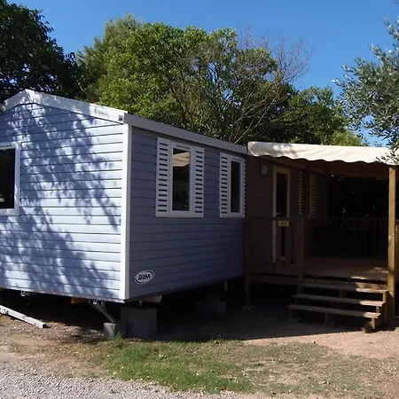 אתר קמפינג Camping Les Amandiers - Maeva