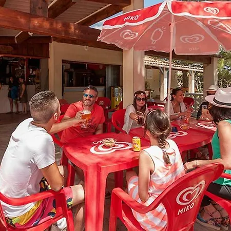 Camping Les Amandiers - Maeva אתר קמפינג 4*